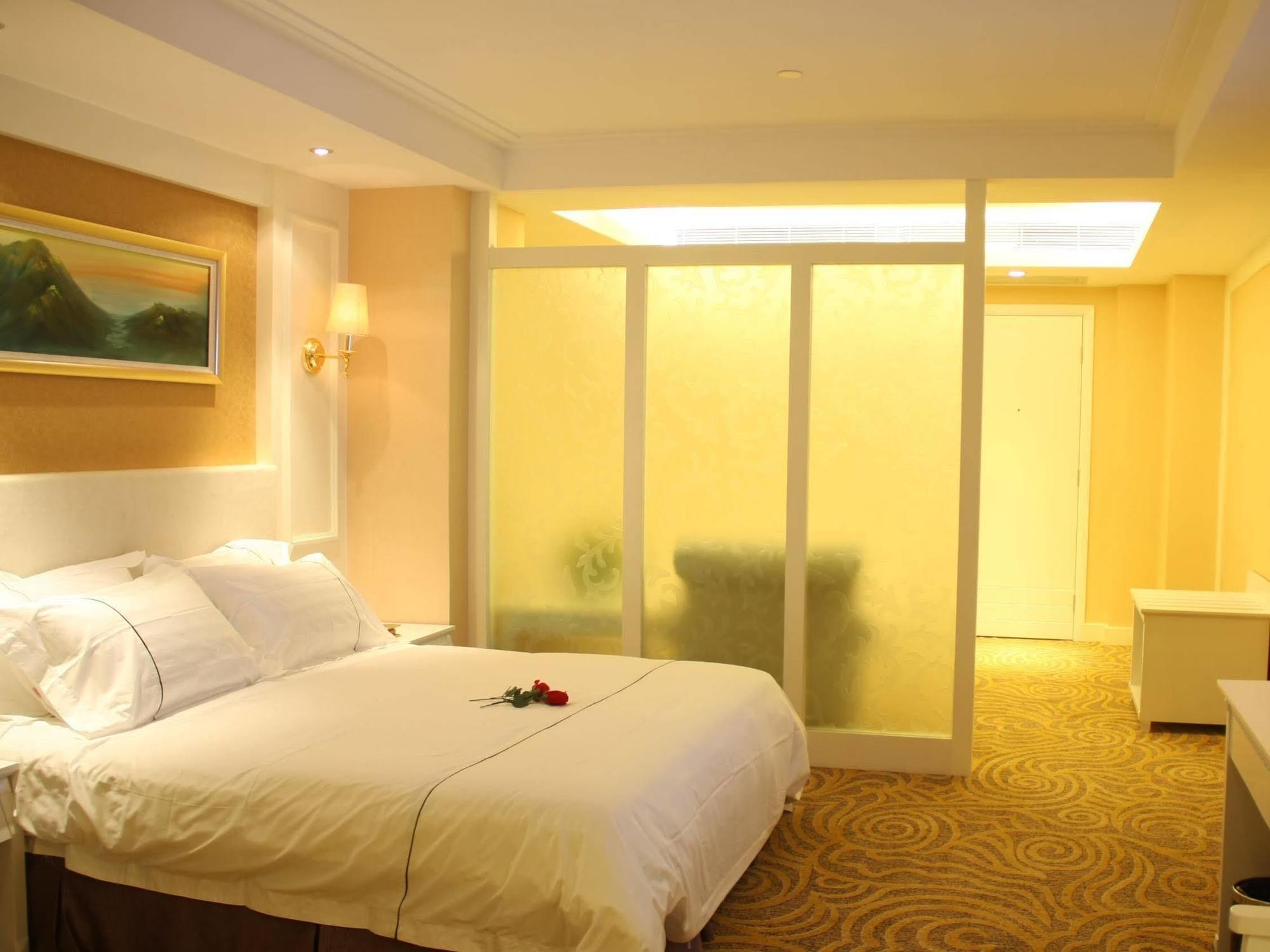Huizhou Jinhuayue International Hotel Exterior foto